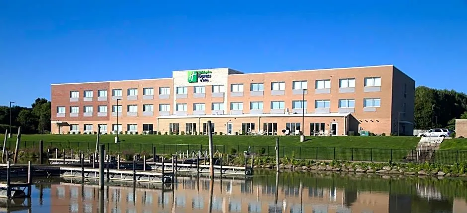 Holiday Inn Express & Suites Port Huron By IHG
