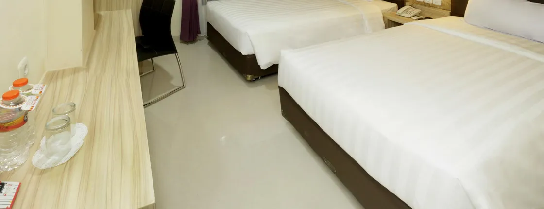 Hersya Front One Inn Surabaya