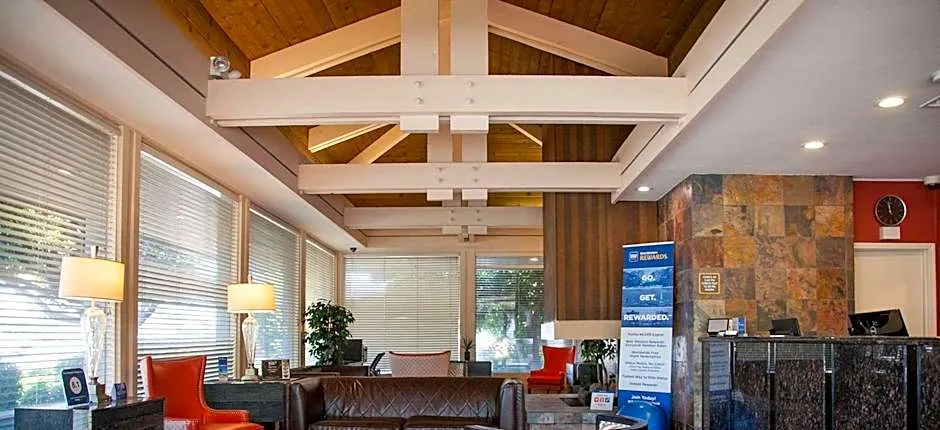 Best Western Village Inn