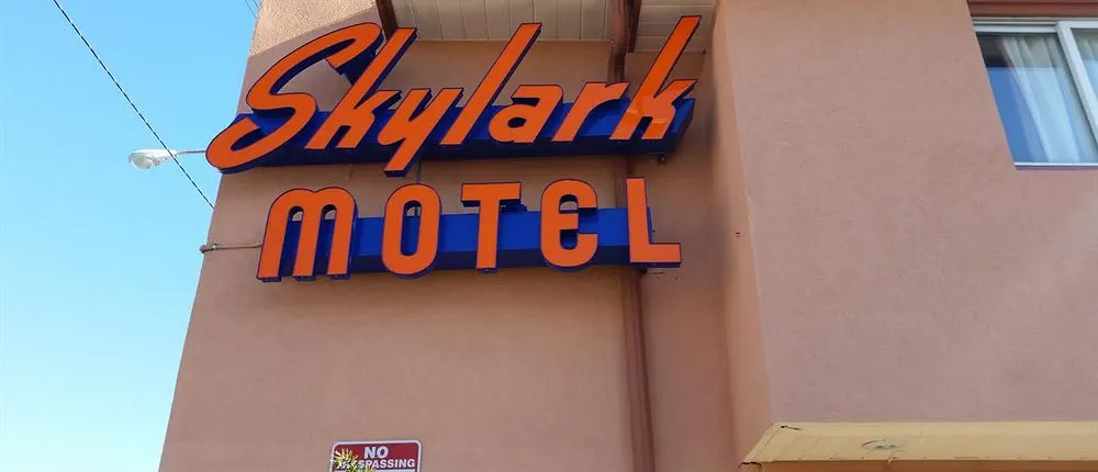 Skylark Motel
