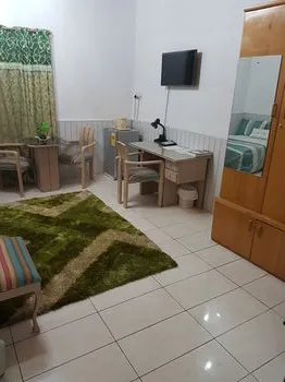Hill View Hotel West Airport