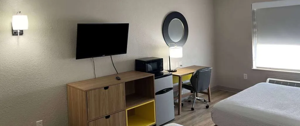 Days Inn by Wyndham Dallas Garland West