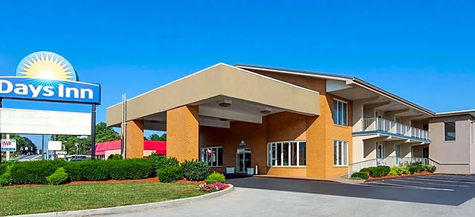 Days Inn by Wyndham Breezewood