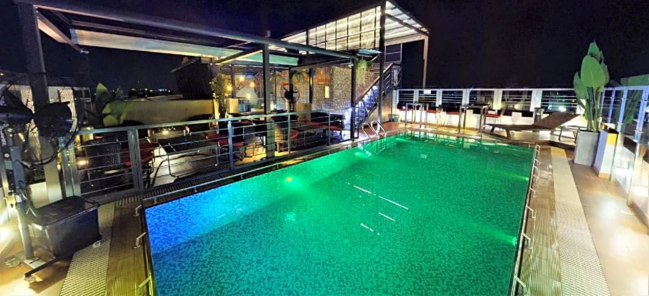 Platinum Grand Hotel