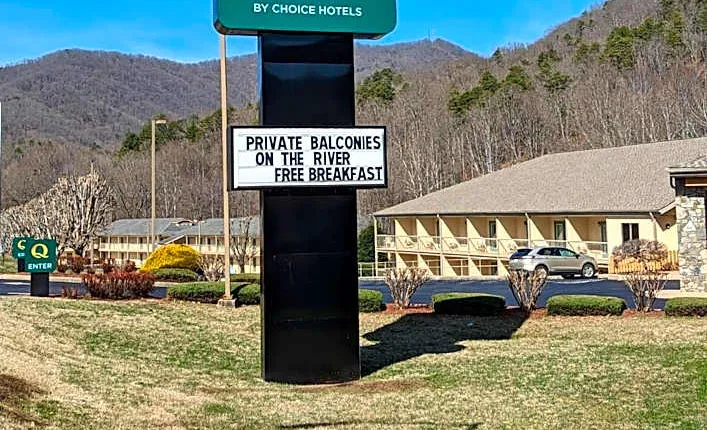 Quality Inn Cherokee Riverside