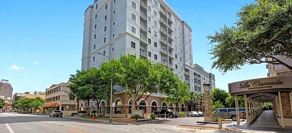 Wyndham La Cascada Hotel