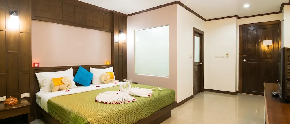 Tuana YK Patong Resort