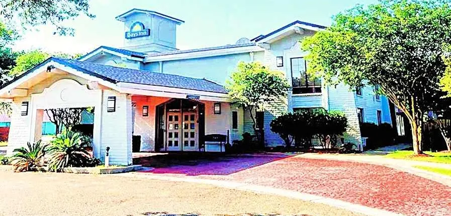 Days Inn by Wyndham Sulphur West