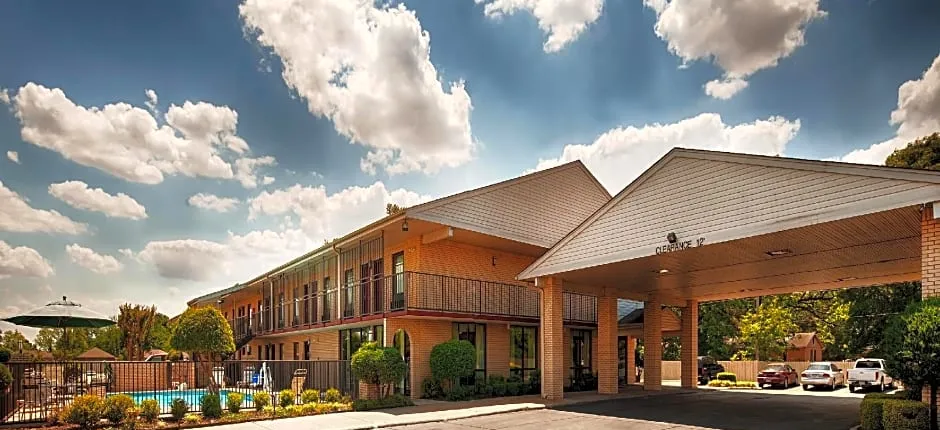 Quality Inn & Suites West Helena