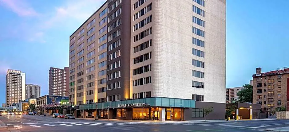 DoubleTree Suites By Hilton Minneapolis