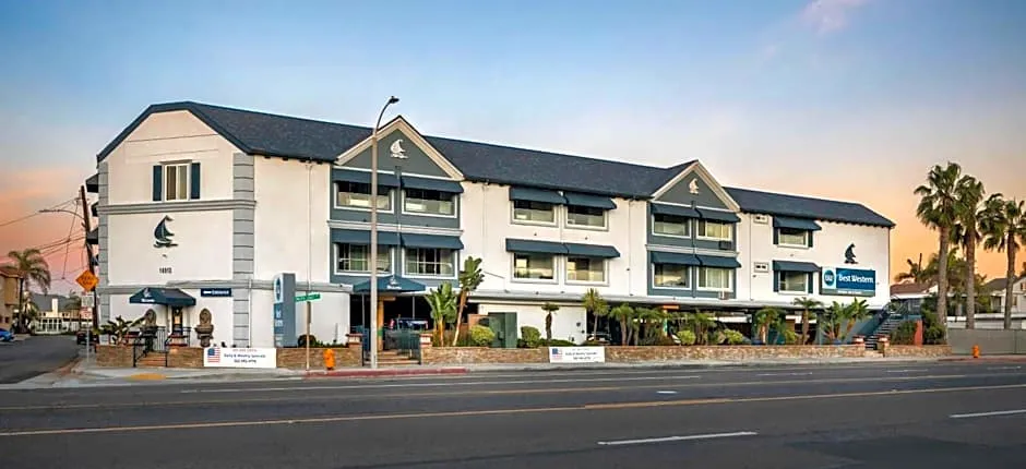 Best Western Harbour Inn & Suites Huntington - Sunset Beach