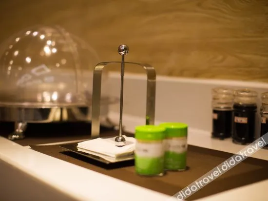 METROPOLO JINGJIANG HOTELS