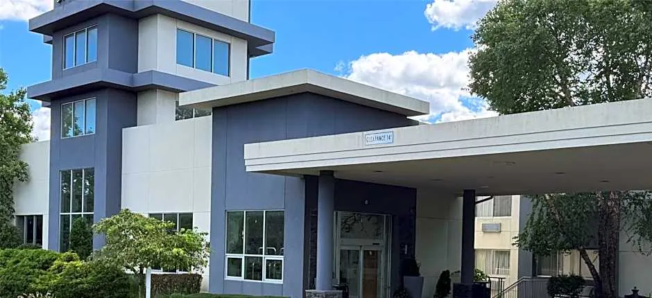 Best Western Premier Plainview-Long Island Hotel
