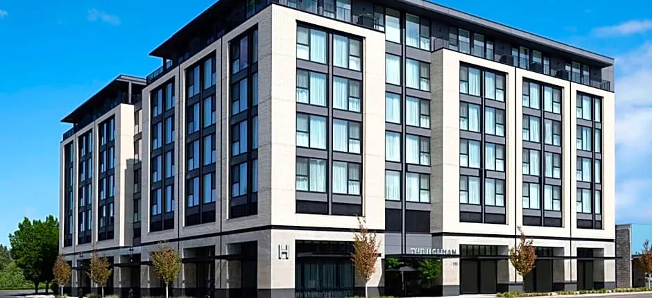 Holman Riverfront Park Hotel Salem, Tapestry by Hilton