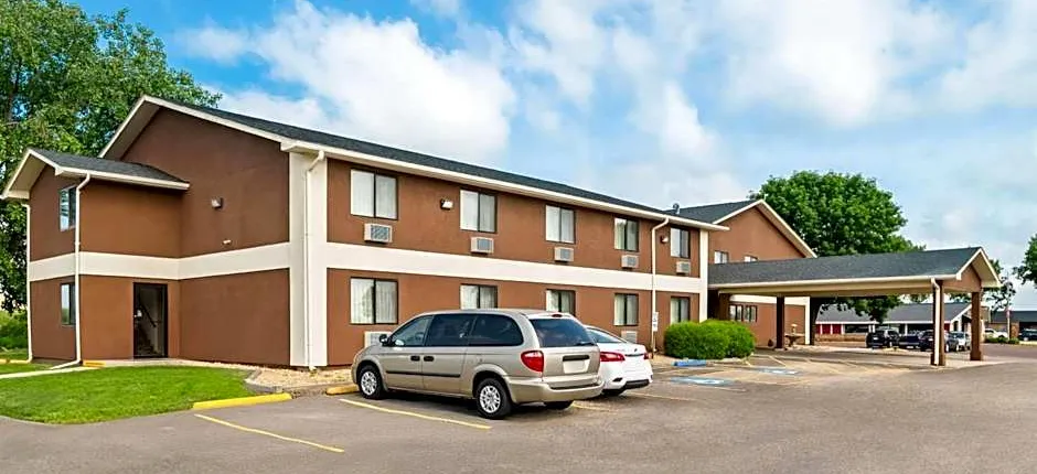 Super 8 by Wyndham Blue Earth