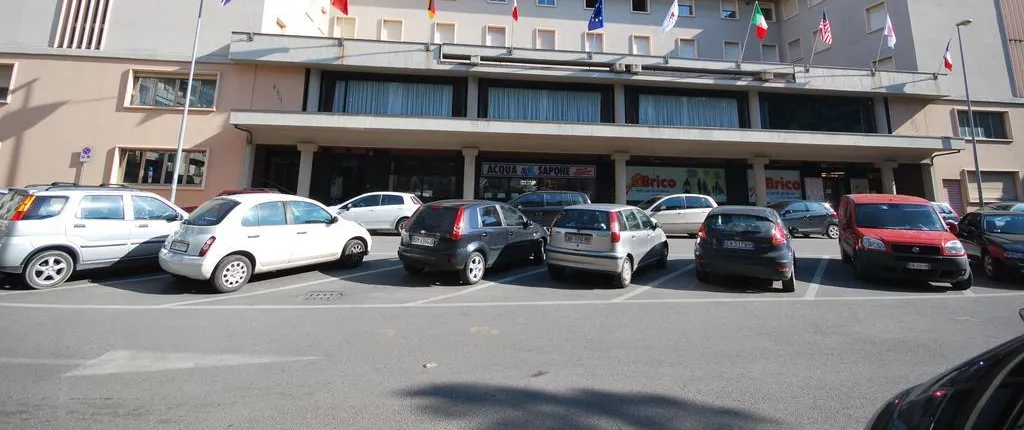HOTEL MODERNO