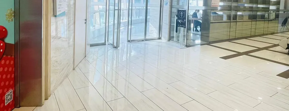 Ji Hotel (Shanghai Loushanguan Road Metro Station)