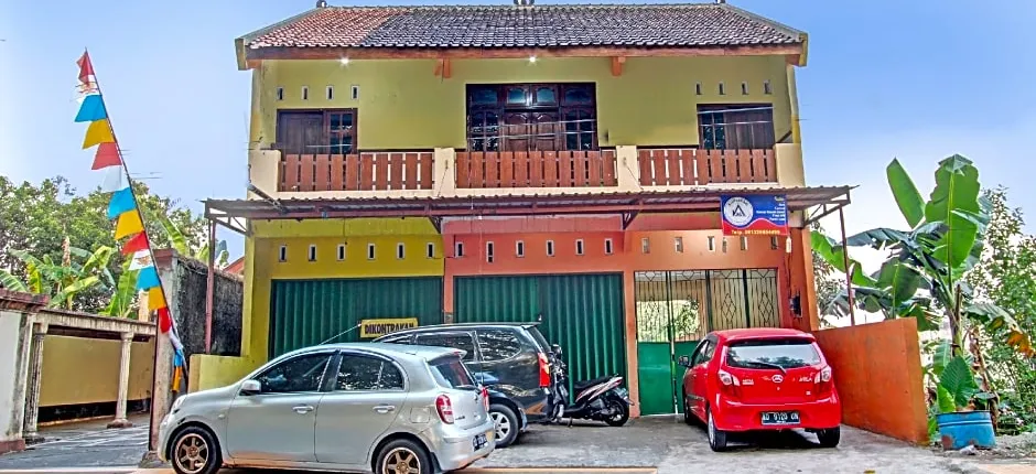 SPOT ON 93007 Guest House Lestari