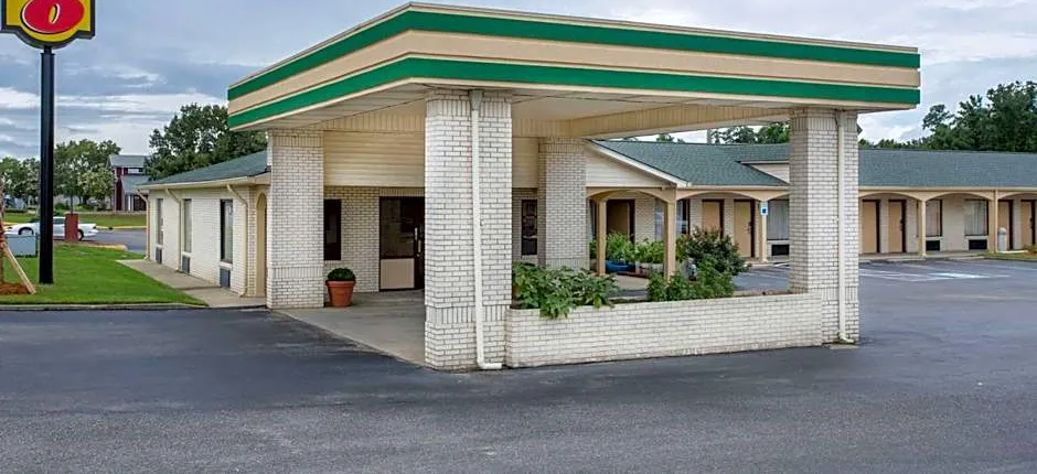 Super 8 by Wyndham Sumter
