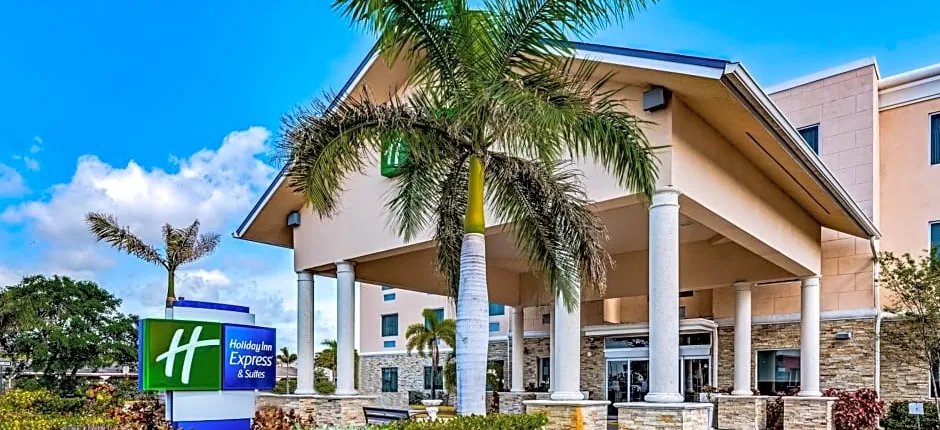 Holiday Inn Express & Suites Lantana By IHG