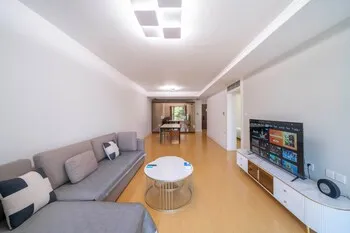 Tyms Modern 2BR 1BA Suite Xujiahui Metro, Shanghai