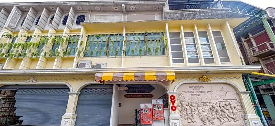OYO 965 Art Hotel Sanamchai