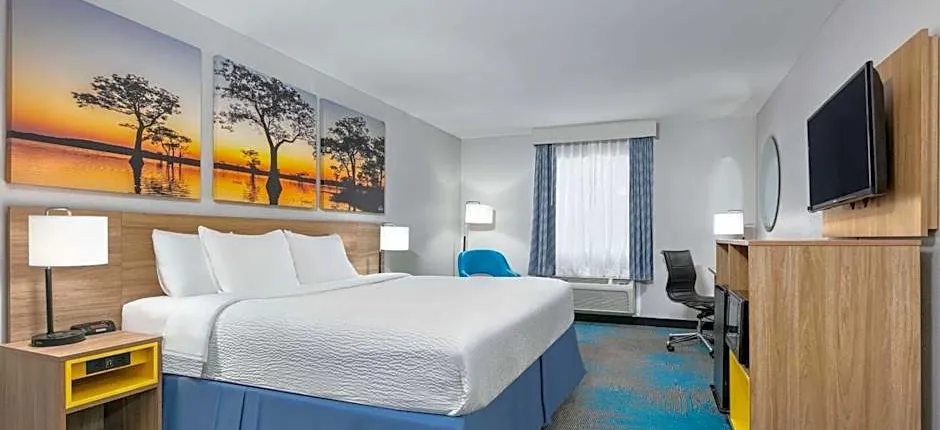 Days Inn & Suites by Wyndham Cabot