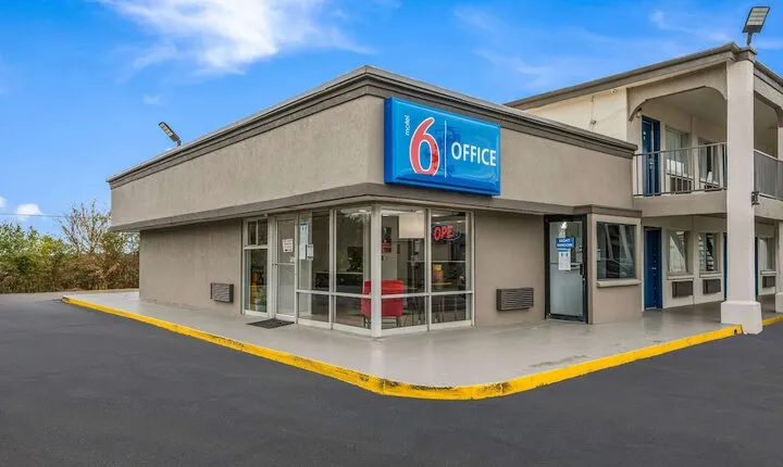 Motel 6 Tupelo MS Downtown