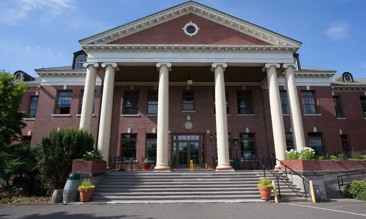 McMenamins Grand Lodge