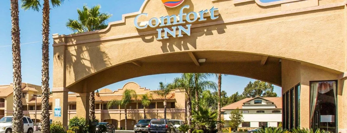 Comfort Inn & Suites Moreno Valley Near March Air