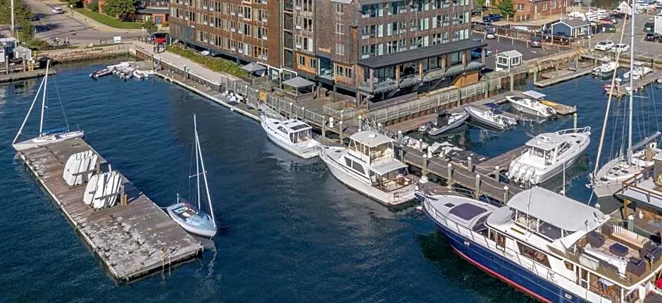 Wyndham Inn on Long Wharf