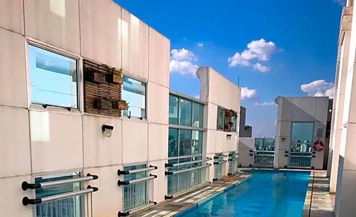 CHARMOSO FLAT NA OSCAR FREIRE