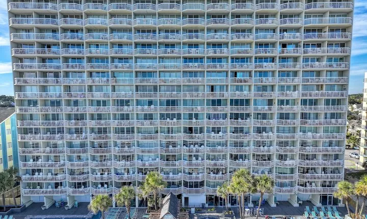 1009 Waters Edge Resort 1 Bedroom Condo by RedAwning