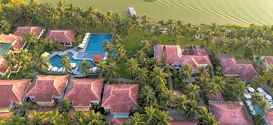 Vinh Hung Riverside Resort & Spa