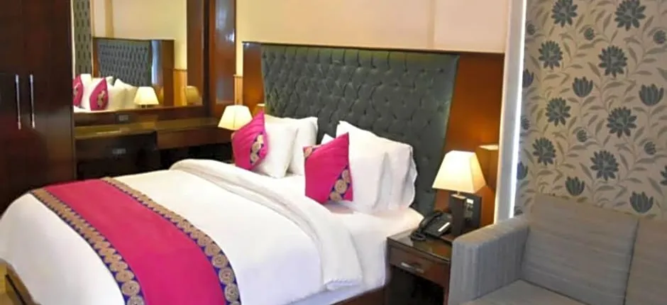 Hotel Wood Castle Grand