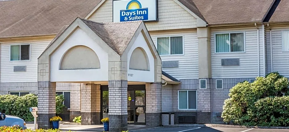 Days Inn & Suites by Wyndham Vancouver