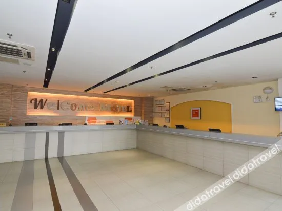 Home Inn (Laixi Yantai Road Yuehu Park)