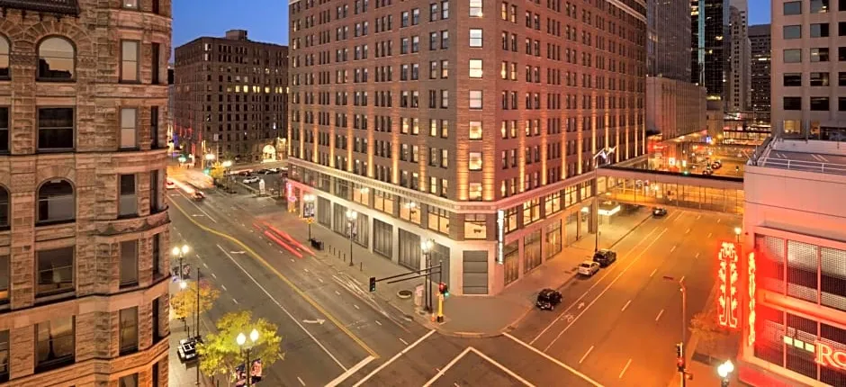Embassy Suites By Hilton Minneapolis Downtown Hotel