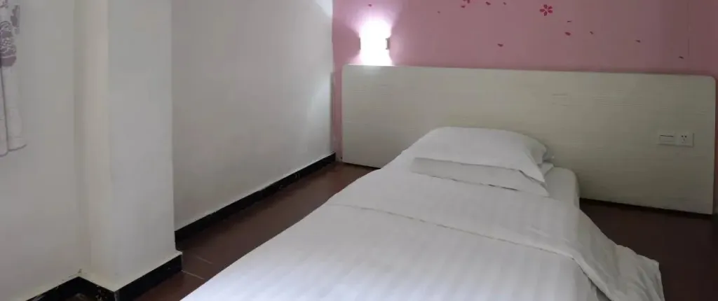 V8 Hotel Xi Cun Branch