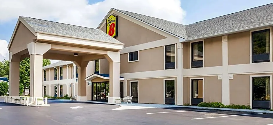 Super 8 by Wyndham Erwin