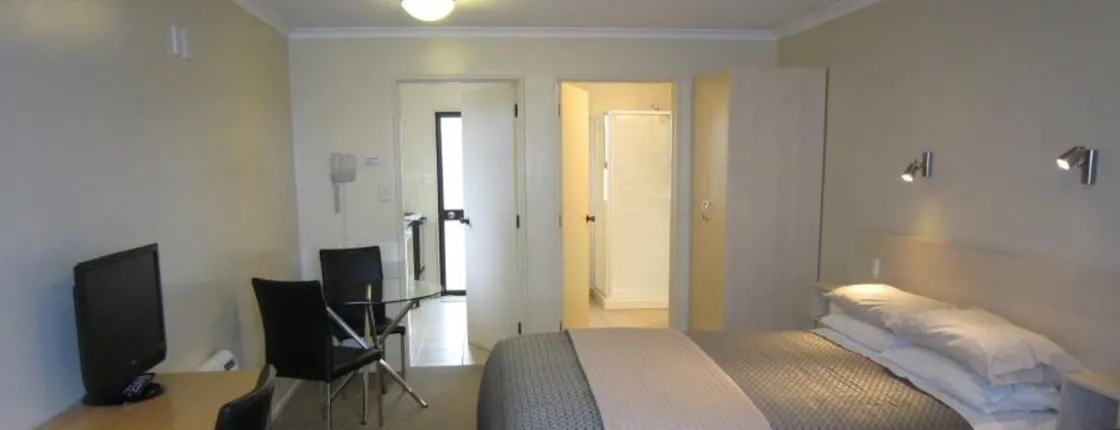 BALMORAL MOTEL
