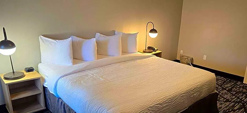 Super 8 by Wyndham Traverse City