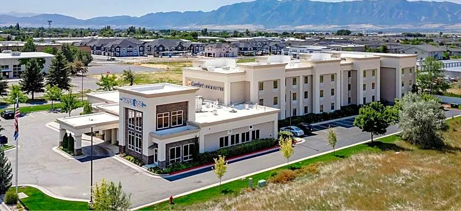 Comfort Inn & Suites Logan Near University