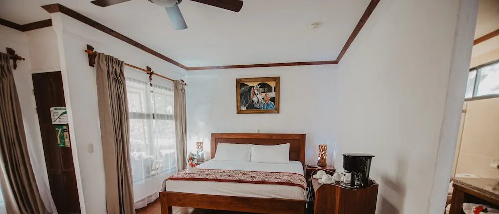 Hacienda Guachipelin Hotel