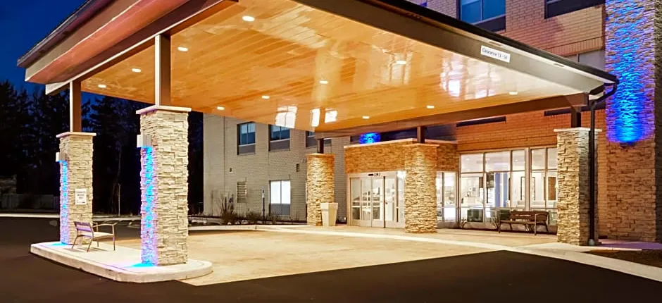 Holiday Inn Express & Suites Chicago North Shore - Niles By IHG