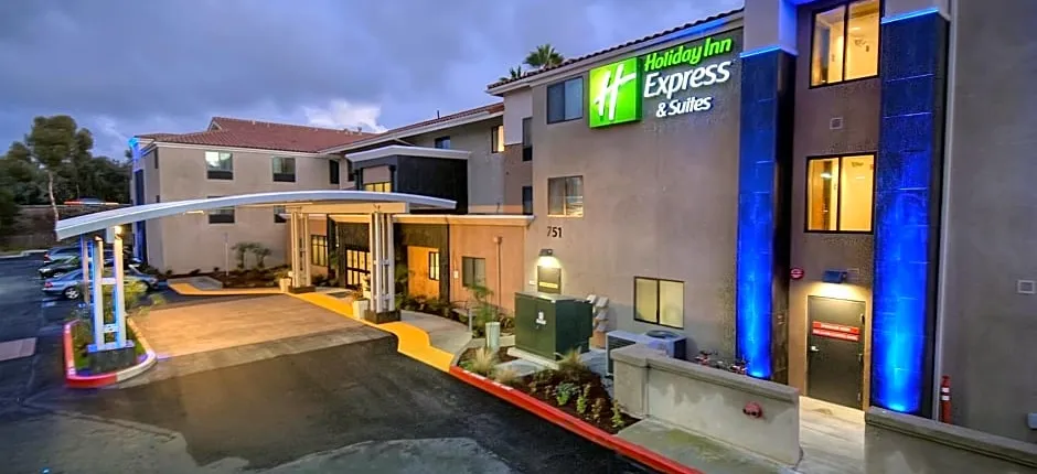 Holiday Inn Express Hotel & Suites Carlsbad Beach by IHG