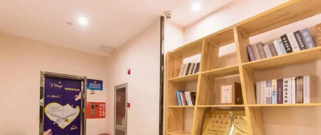 7-day Youpin Hotel (Beijing langxinzhuang metro station store)