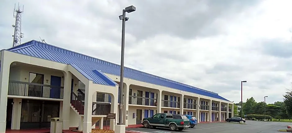 Motel 6-Memphis, TN - East