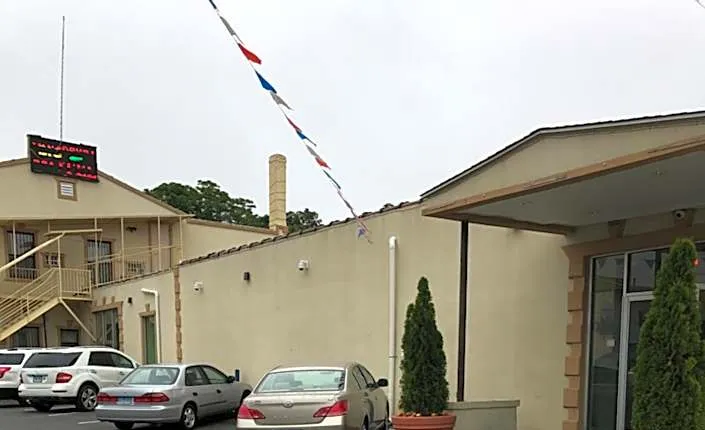 Waterbury Big Apple Motel