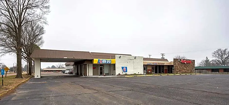 Motel 6-Brinkley, AR